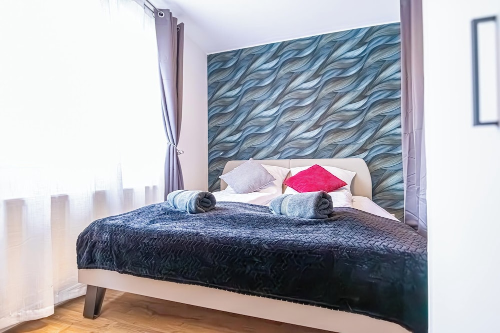 Comfy 1BR 1LR Apt Donaustadt Zones
