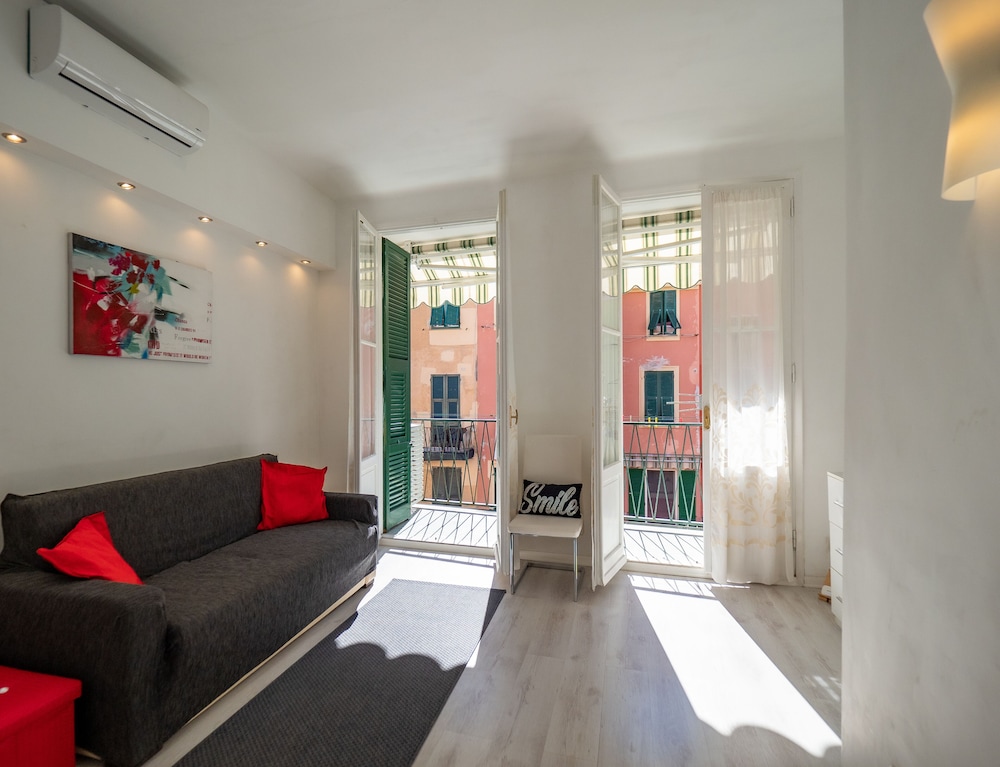 Bella Vernazza photo 5