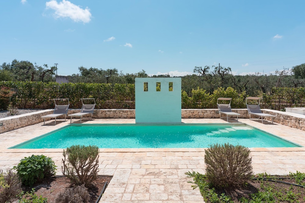 Trullo Eughene a con Piscina