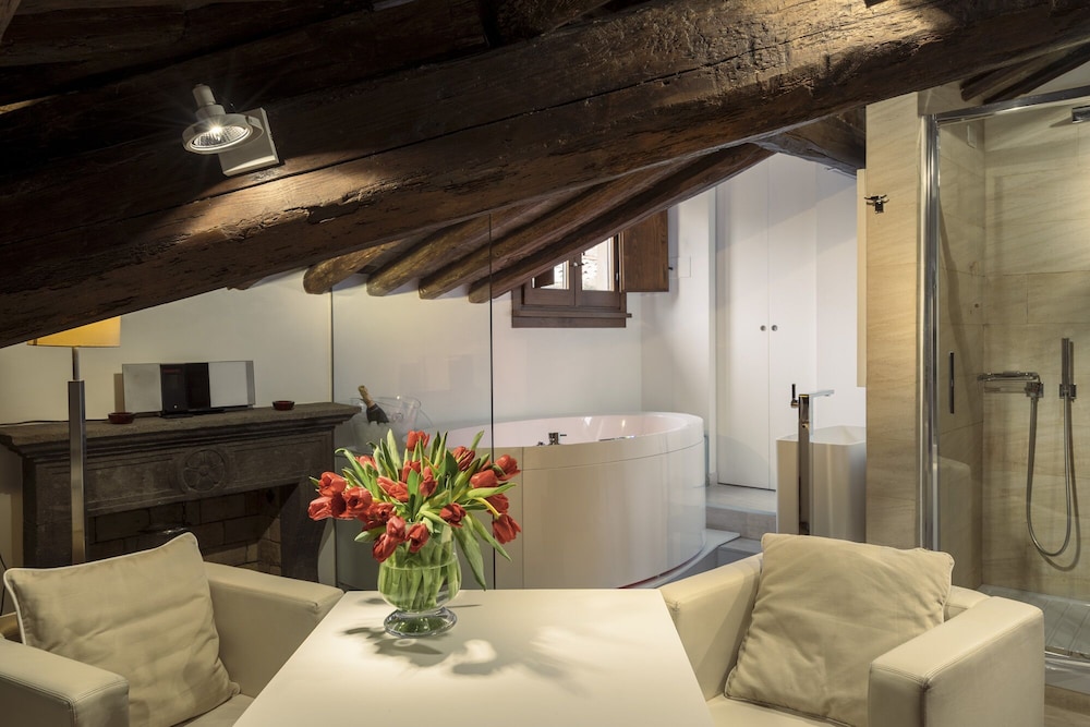 Gigli d'Oro Suite