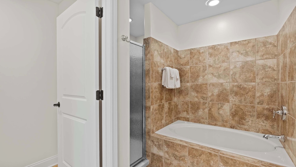 Avila Serenity Suites - For 6