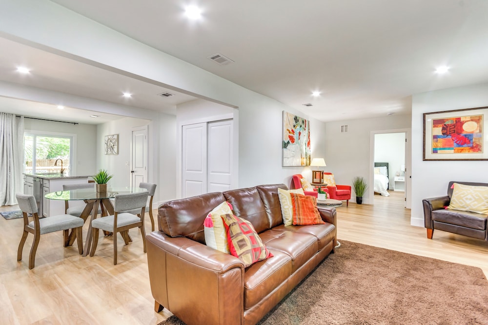 3 Mi to Dtwn Entertainment: Pensacola Family Home!