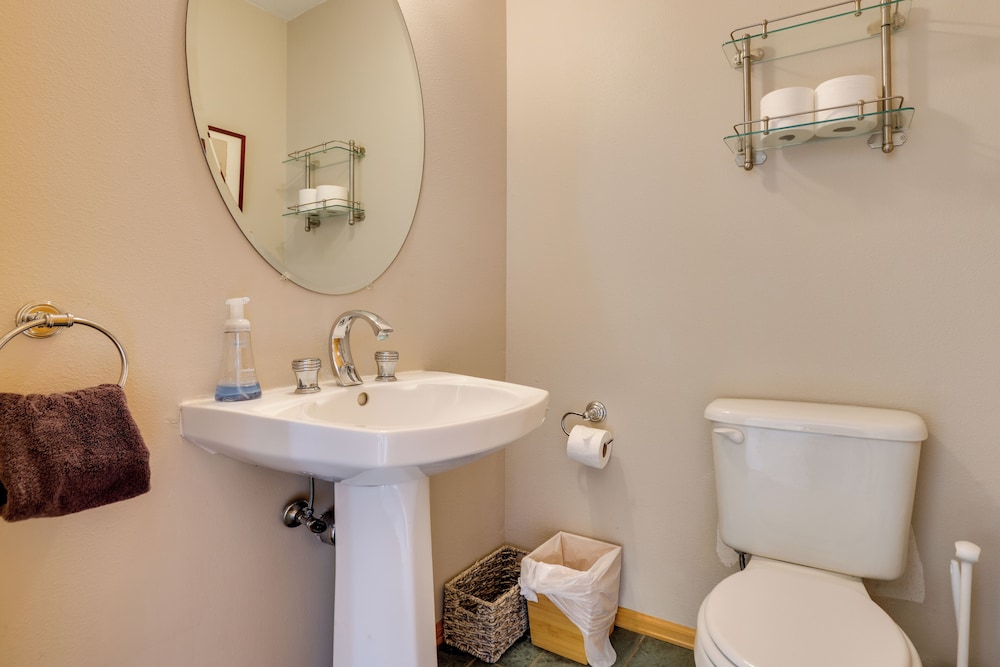 Spacious Townhome Near Main St & Lake Dillon!