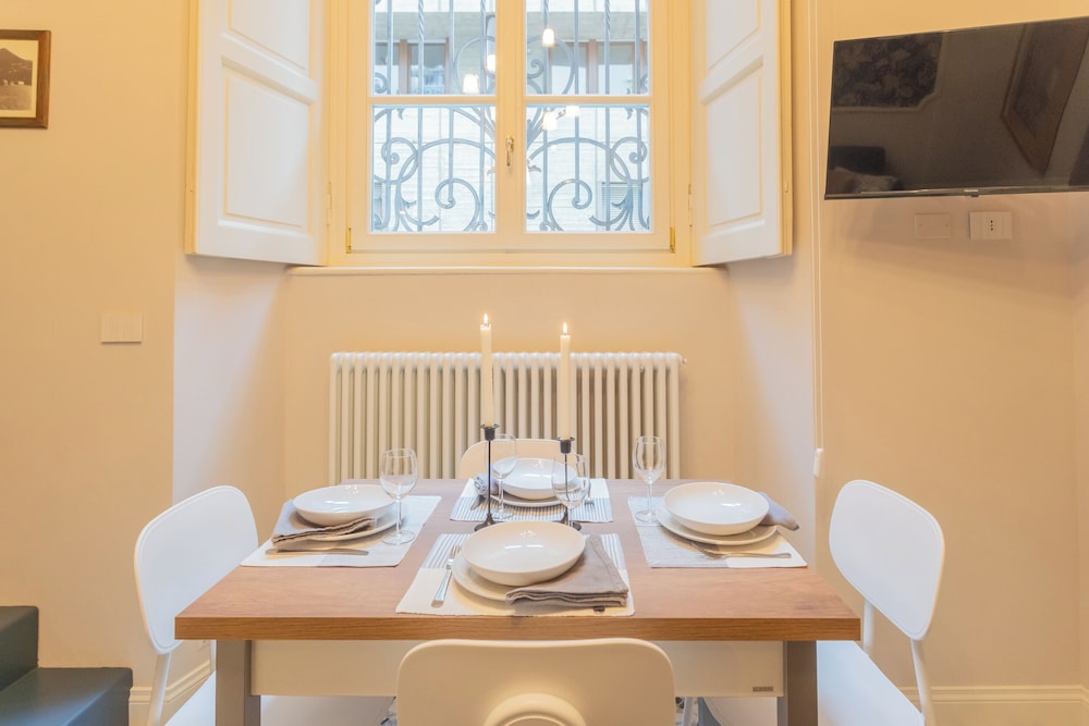 Cinque Giornate 70 Suites by Rent all Como