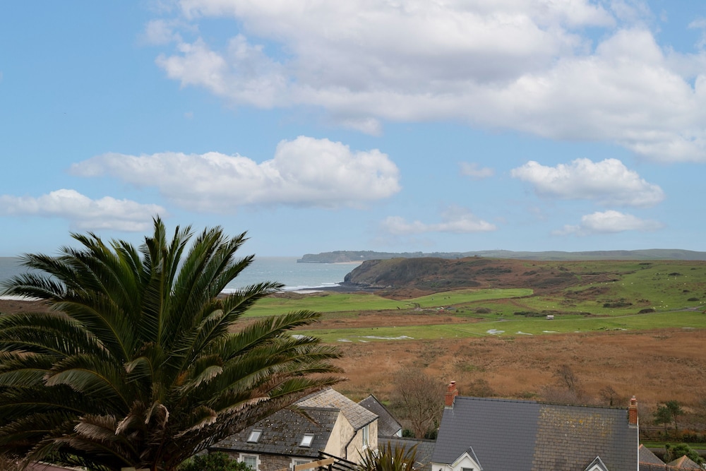 Blue Horizon - Spectacular Coastal Views