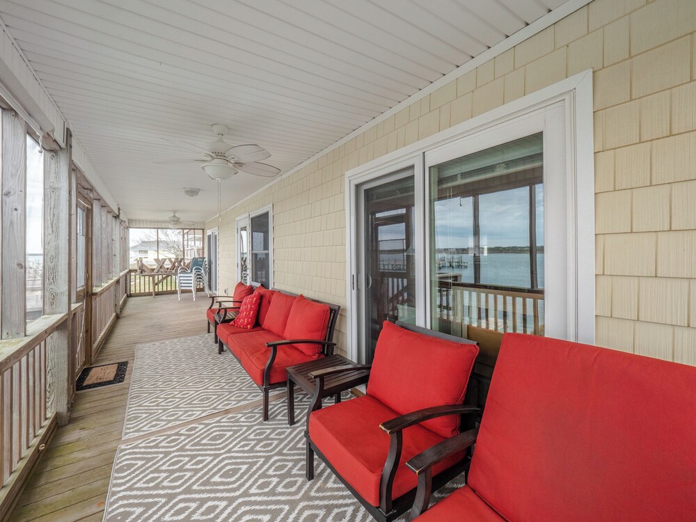Lindy-B by Topsail Realty