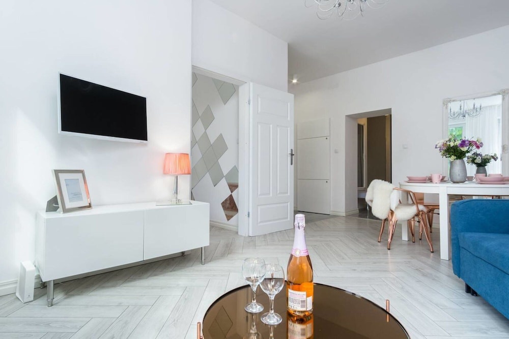 Apartment Marble With Cathedral View Old Town view 4
