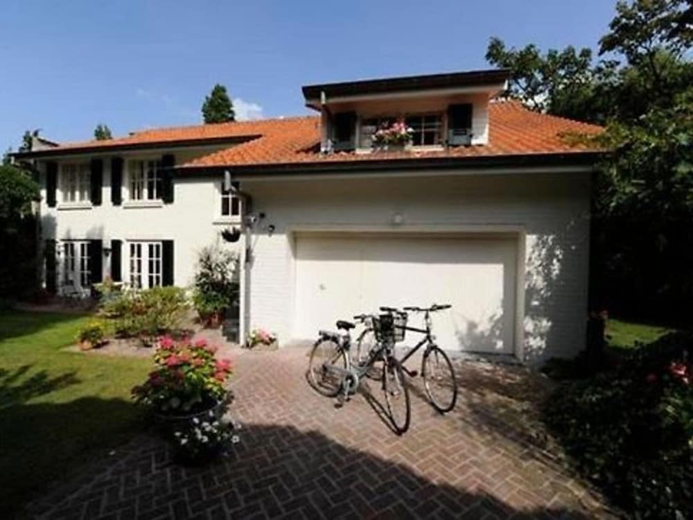 Charming Home w/ Garden