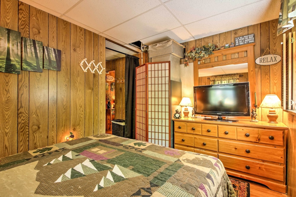 Pet-friendly Cabin w/ Fire Pit, BBQ & Great Deck! view 2