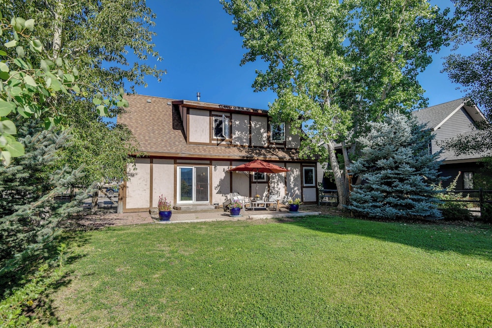 Bike, Hike & Ski: Artsy Steamboat Springs Retreat!