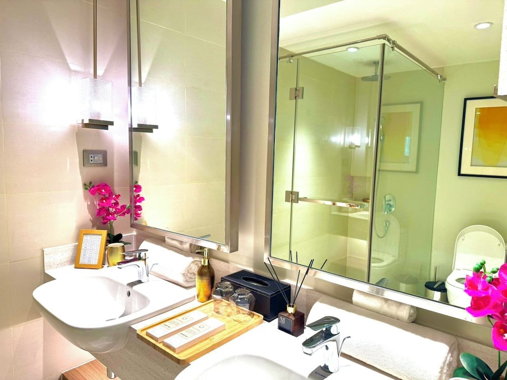 Hotel Residences at Acqua