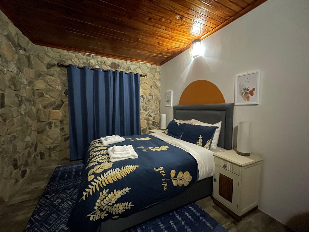Lovely 3 bed House in Juliasdale - 2273
