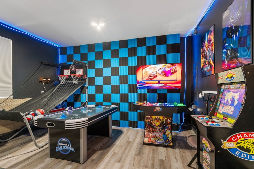 Ultimate Poconos Family Escape! Games, Firepit, Theater Vibes & More