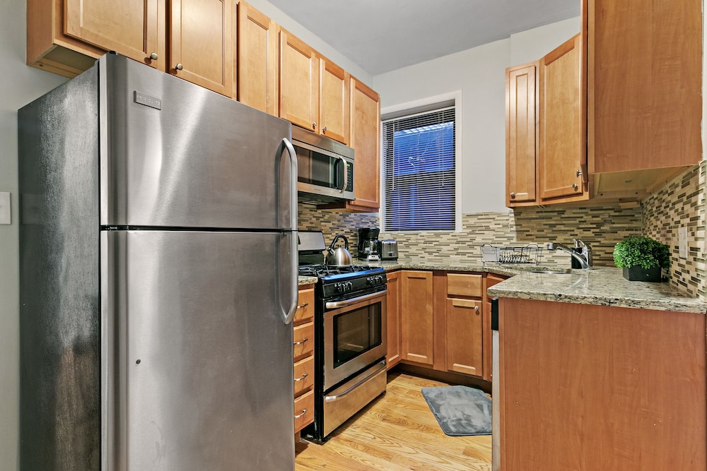 2BR Furnished Apartment in Boystown photo 5