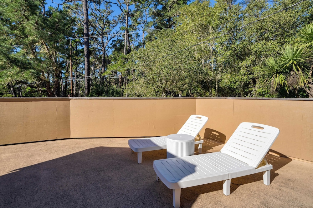 Sunridge Lookout by Avantstay Big Backyard Oasis + Patio, Central Location