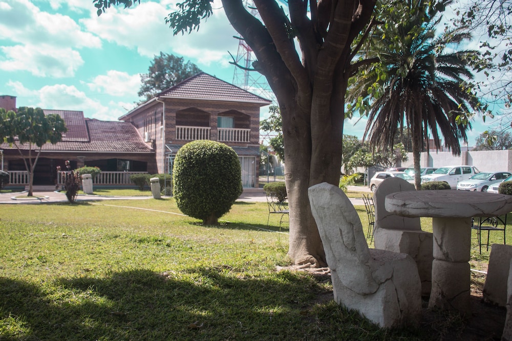 Tecla Lodges