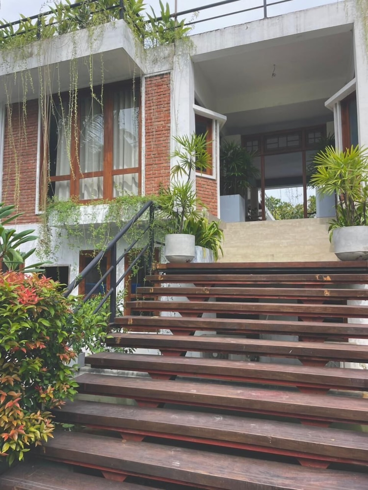 Ko Lake Villa Rooms lakeside Beach