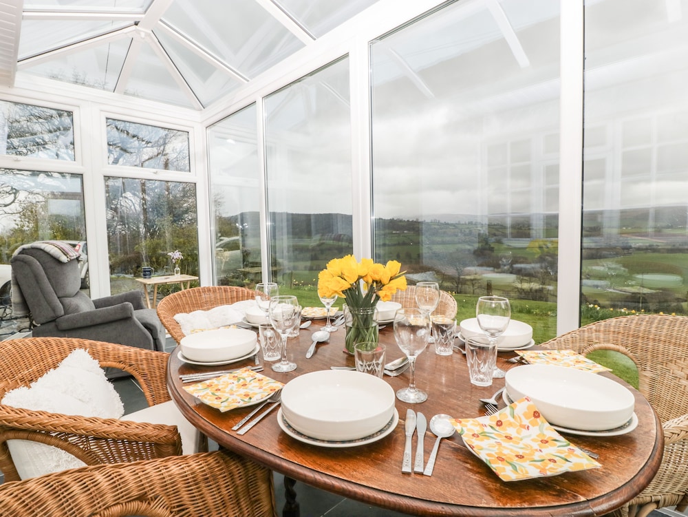 Ty Twmp / Tump Cottage