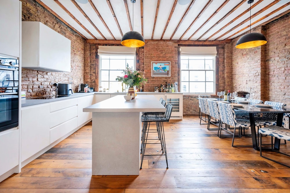 Long Term Stay- Notting Hill by Out of Office Lifestyle