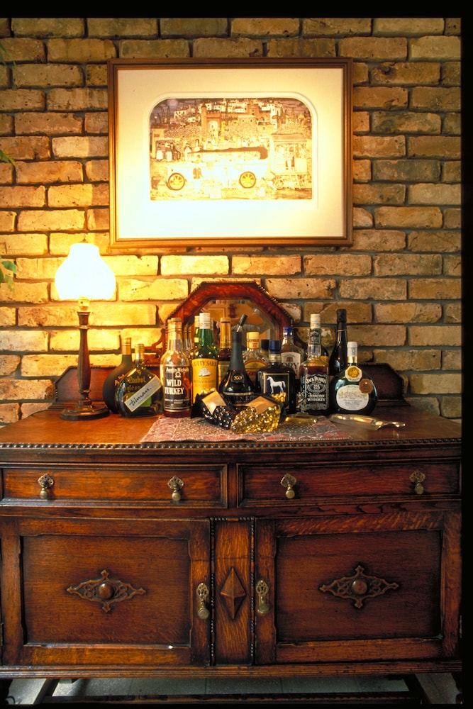 Camellia Inn