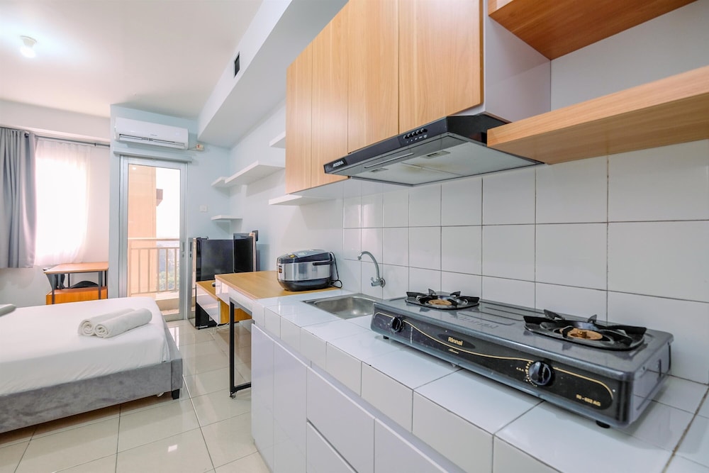 Elegant Studio Near Senayan And Pondok Indah At Pakubuwono Terrace Apartment