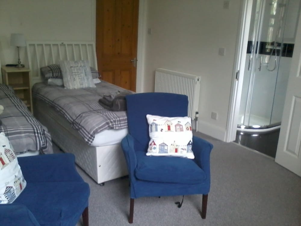 Barnes's Rest Bed & Breakfast & Caravan