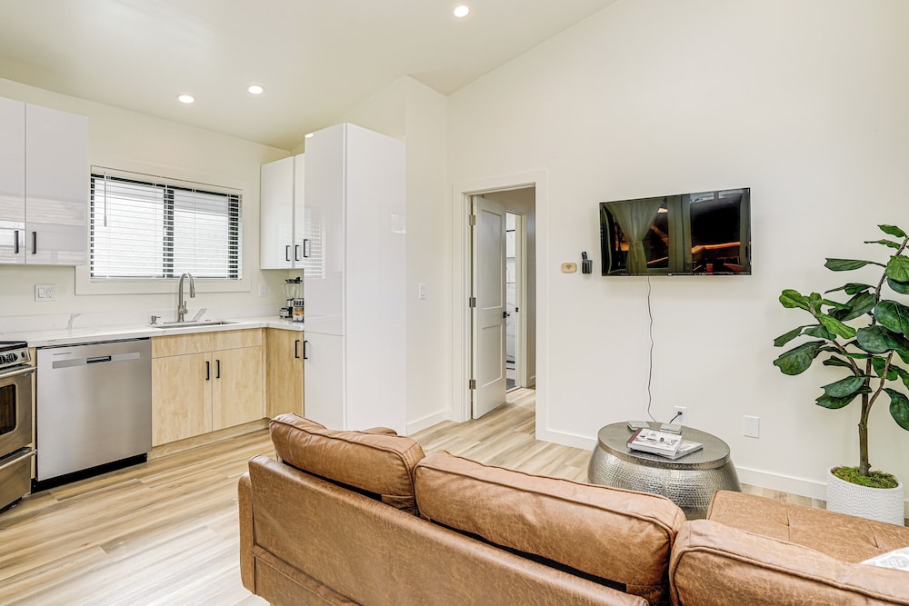 Bay Area Apt w/ Patio: Near Parks & Hiking!