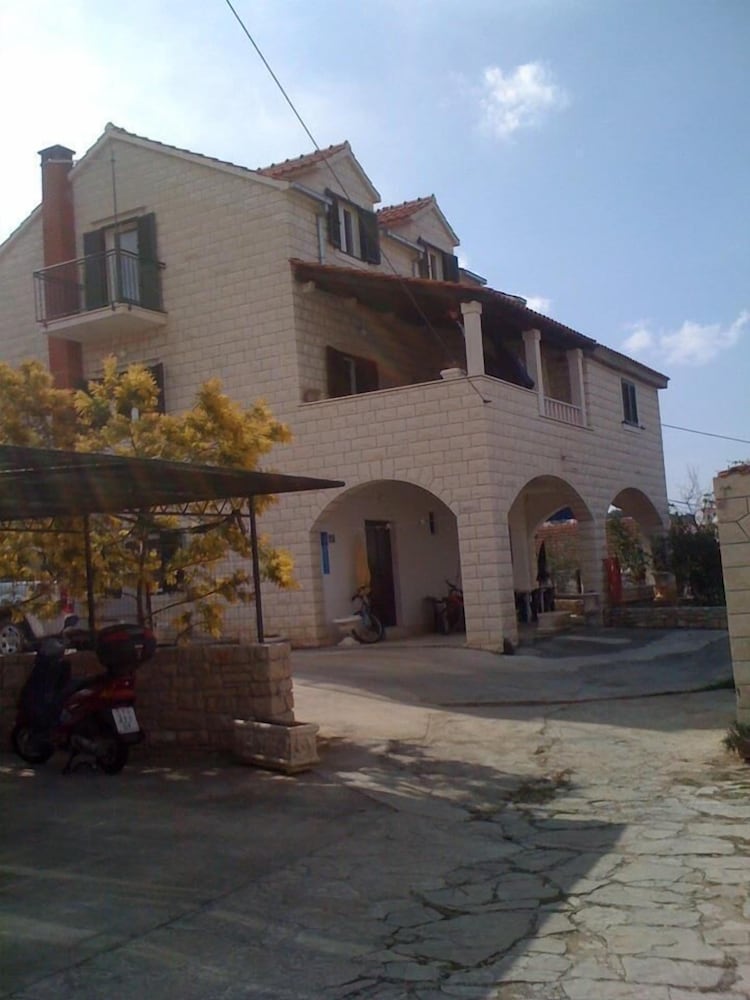 Photo 7