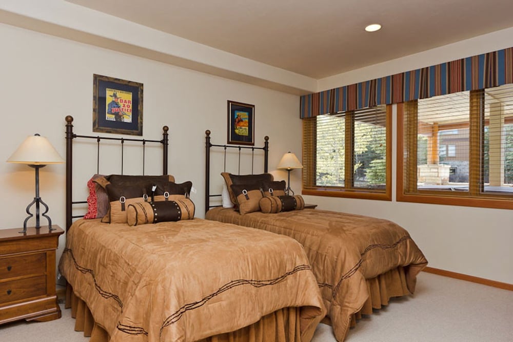 Double Eagle at Deer Valley Resort - Three Bedroom Condo with Hot Tub #17 3 Condo