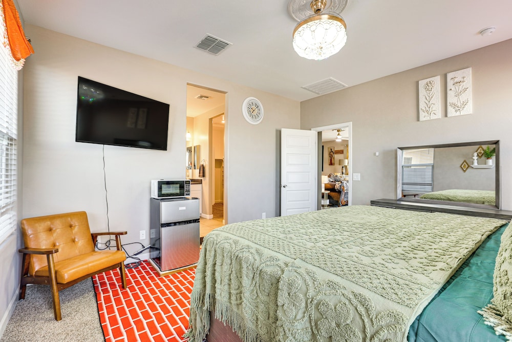 10 Mi to Dtwn Phoenix: Updated Home