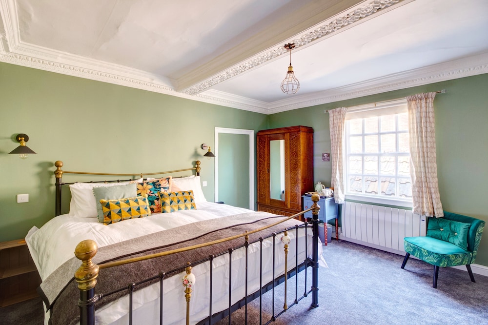 Devizes Vacations - The Green Parrot - Property Image 19