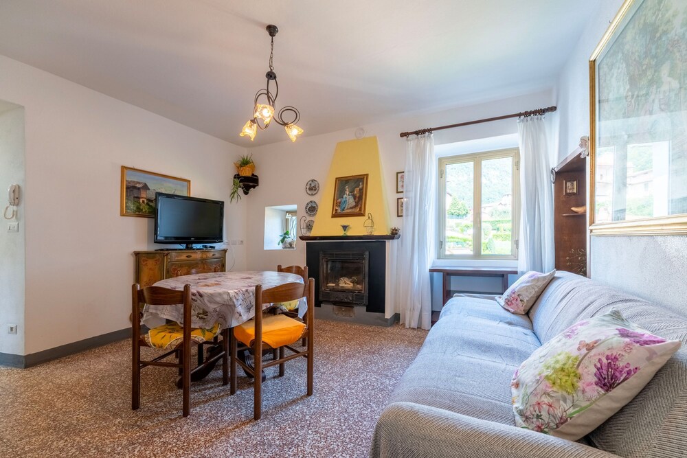 Limonta Lakeview Apartment by Wonderful Italy