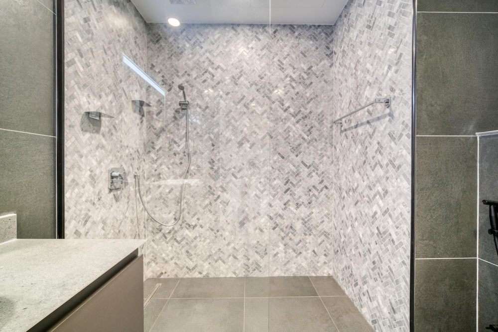 JBR Gem Spacious 1BR Apt With Balcony