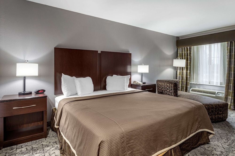 Best Western Oakdale Inn - Property Image 28