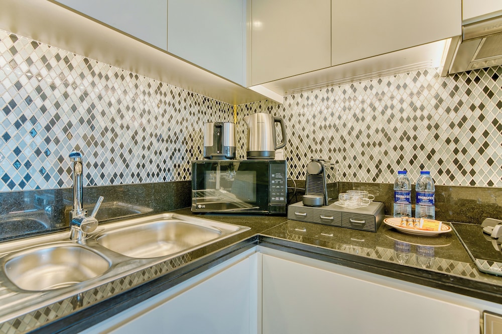 PVH - Contemporary 2BR - Aykon Tower C