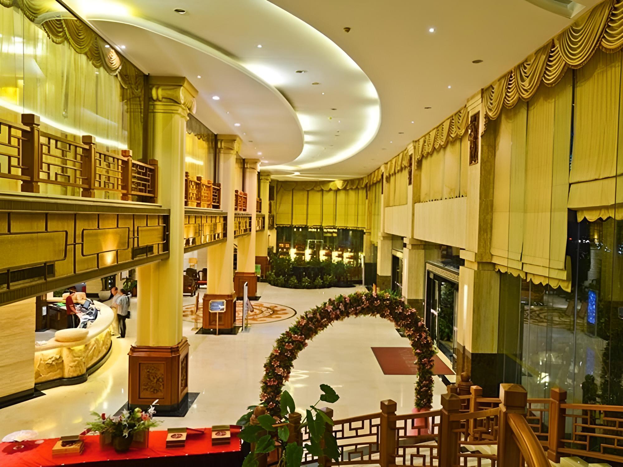 Golden Lotus Herton Seaview Hotel - Haikou