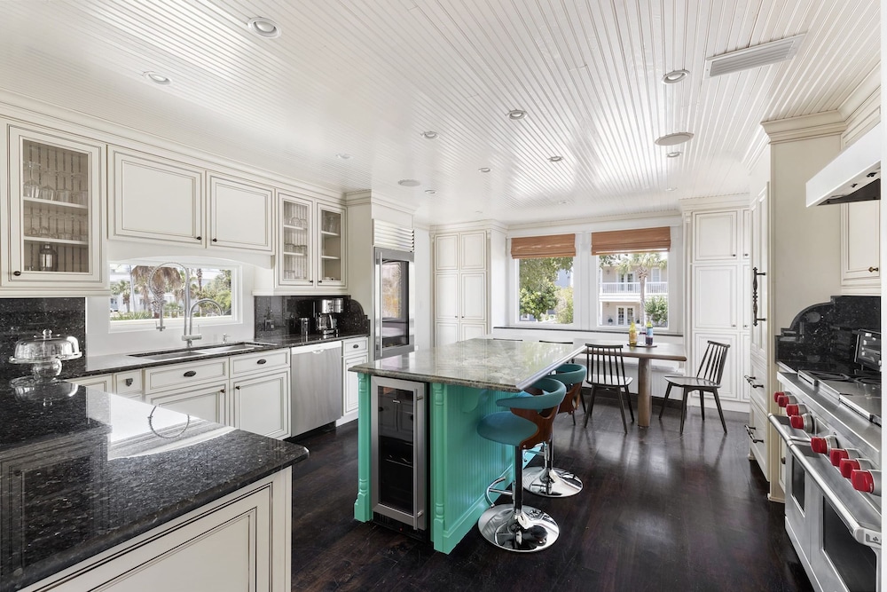 Woodward Way Luxe Villa Near Beach w Pool Hot Tub Stocked Chef s Kitchen