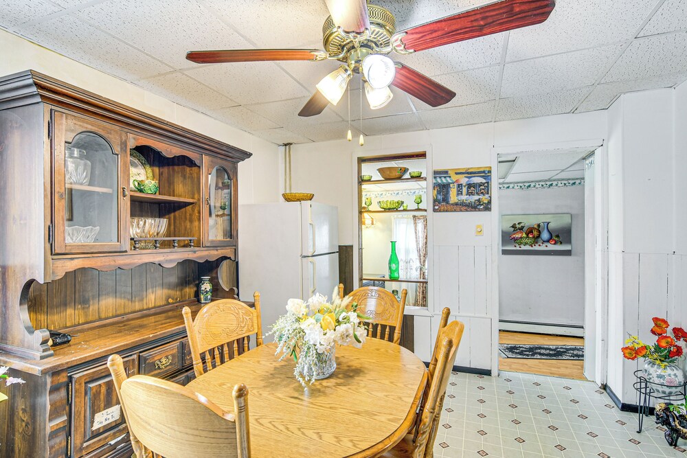 Bethlehem Home w/ Patio & Amazing Sunset Views!