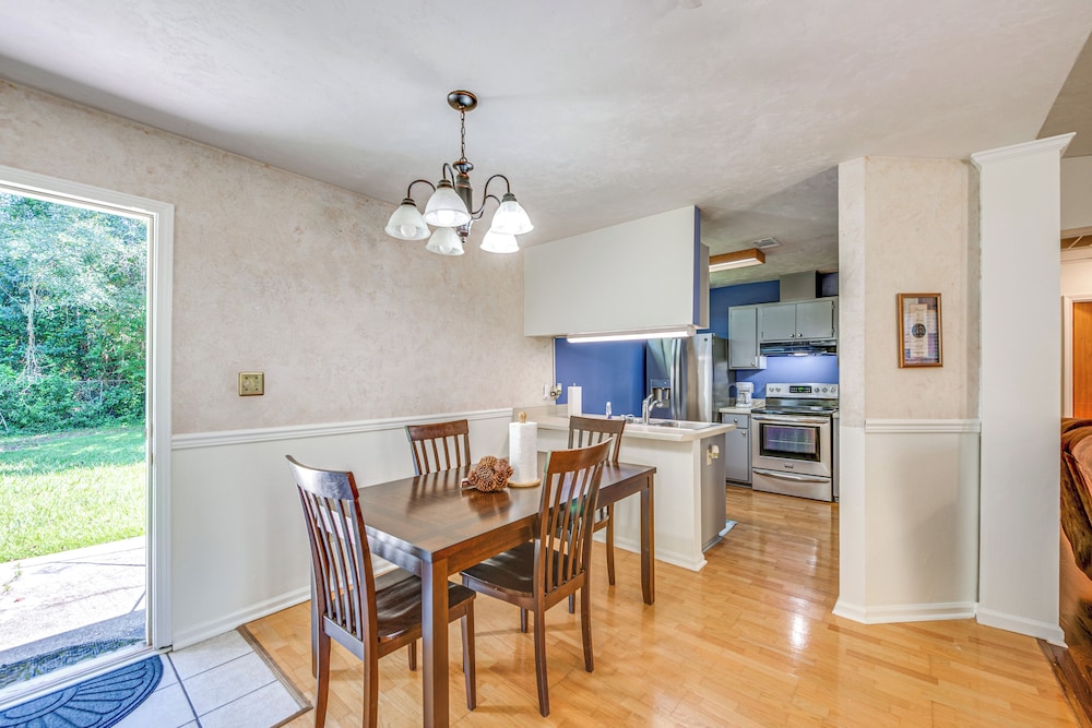 Quiet & Convenient Tallahassee Home, 4 Mi to Lake!