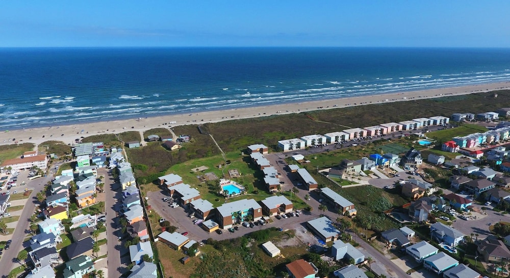 3 Condos in Beachfront Complex w Pool Sleeps 22 Island Retreat 3-unit Buyout