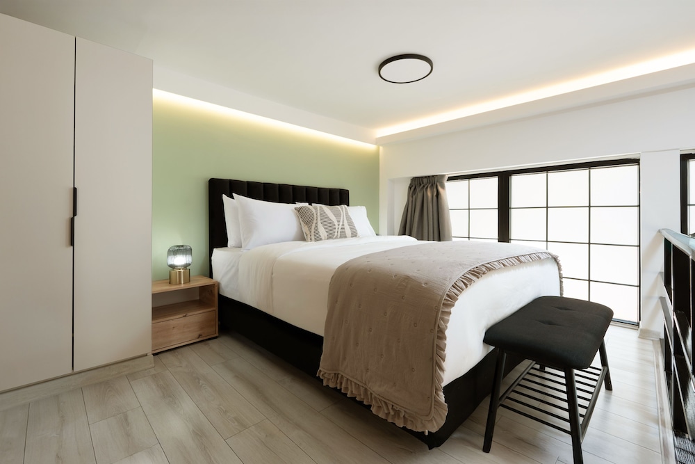 Koukaki Golden Lofts