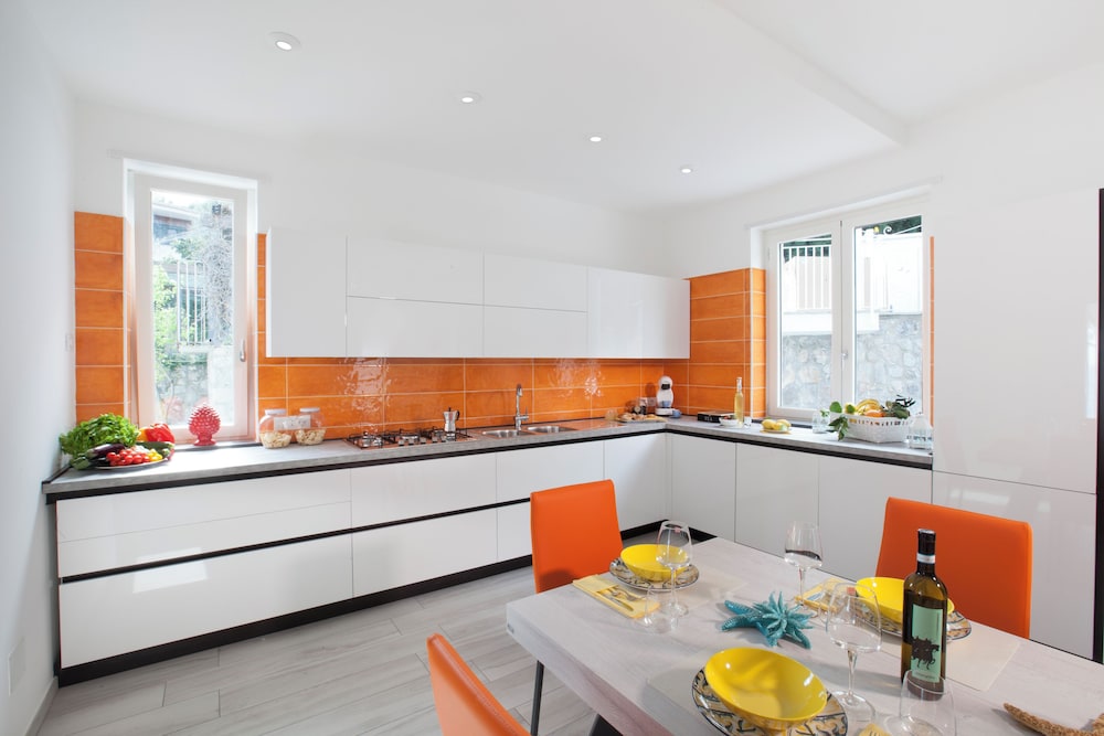 Villa By The Beach With Sea-View And Luxury Amenities