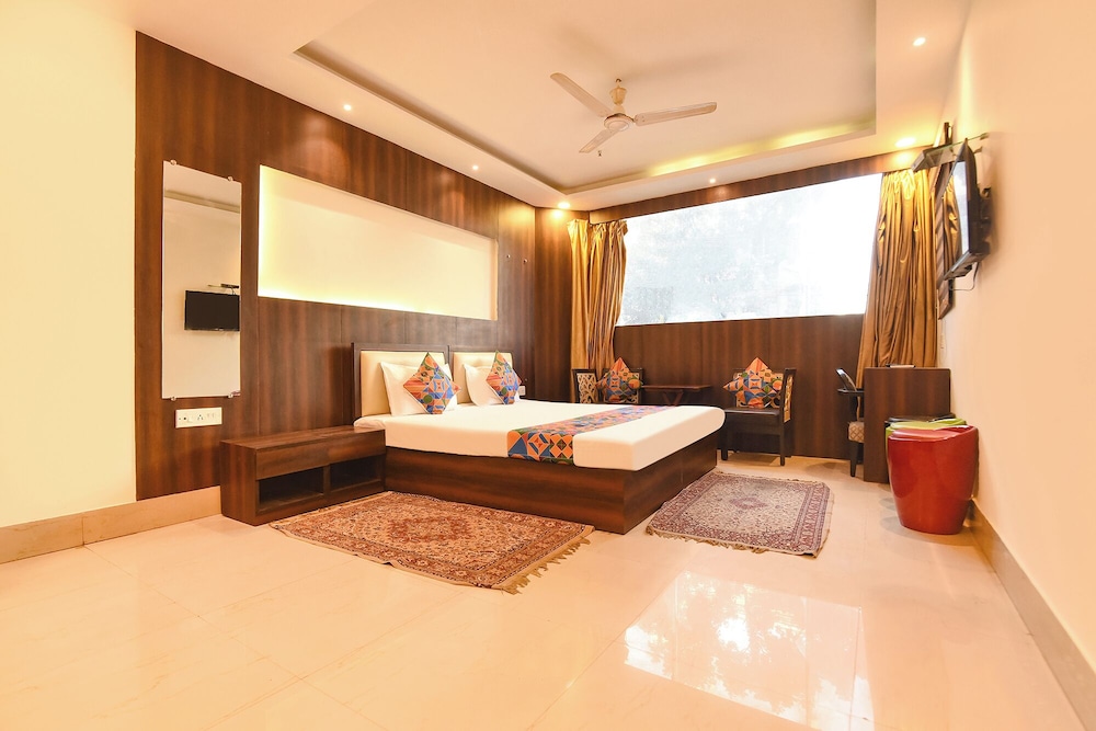 Fabhotel Motisarai