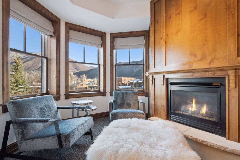 Aspen Mountain Residences Luxe 3 Bedroom Residence in Heart of Downtown Aspen