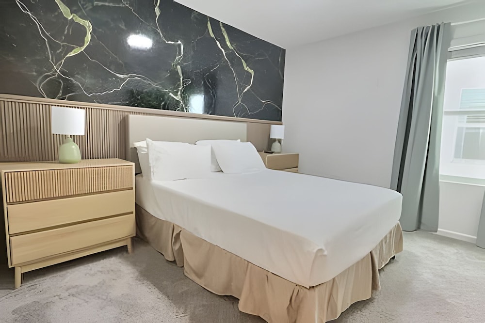 Modern 6BR Villa Heated Pool Solara Resort