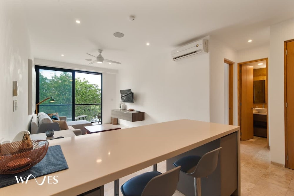 Luminous 1 Br Steps Away From the Beach