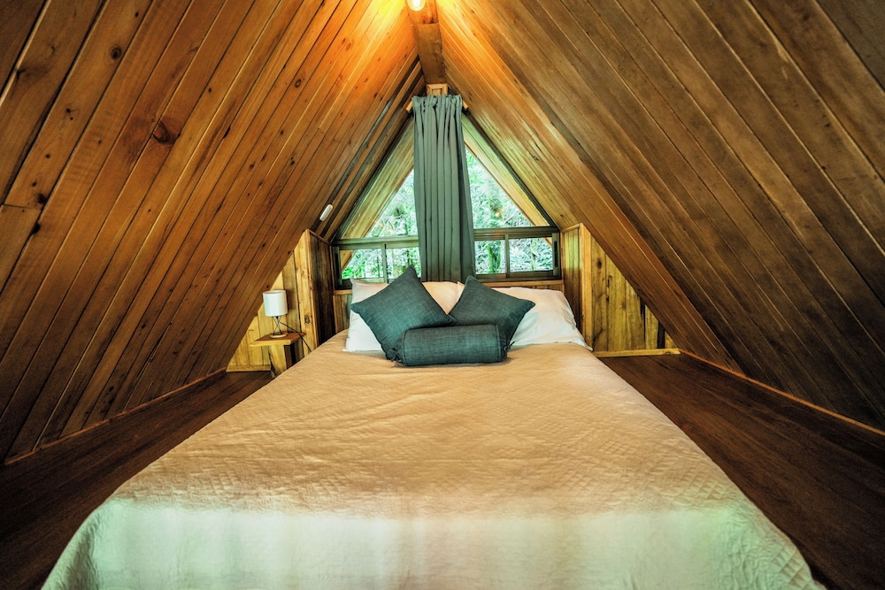 Tityra Lodge