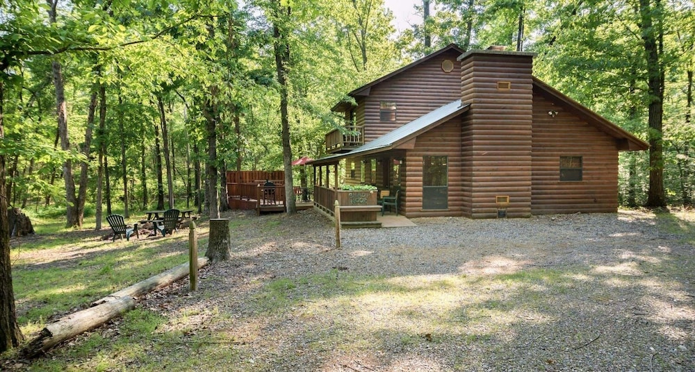 Shady Nook With Private Hot Tub and Minutes Away From Broken Bow Lake by Redawning view 3