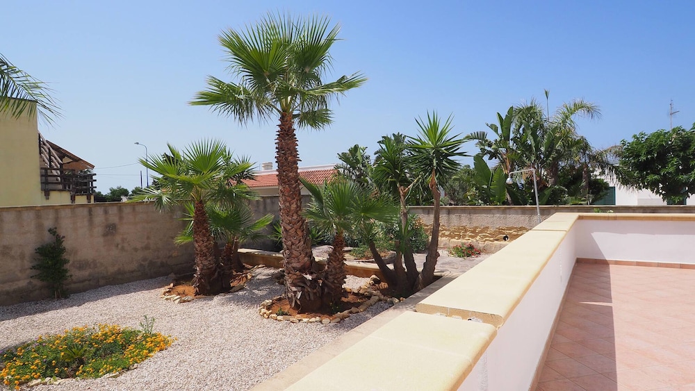 Villa Bellavista 8 Guests 3 Bedrooms by the sea