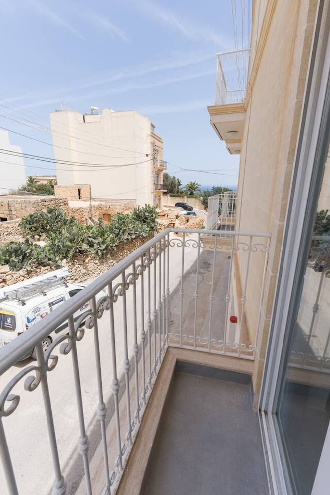 Property With Pool Access - Xaghra Near Marsalforn